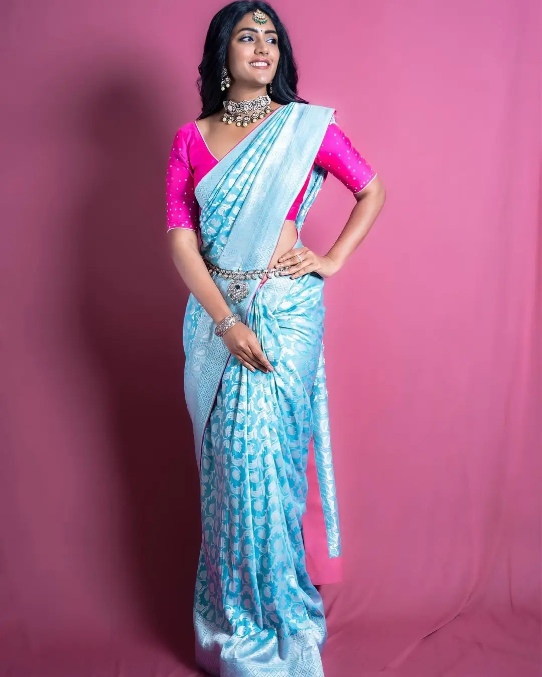 EESHA REBBA IN SOUTH INDIAN TRADITIONAL BLUE SAREE PINK BLOUSE 6